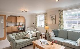 Modern 2-Bed Flat In Tavistock Centre